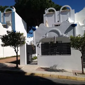 Casa Soleada - Beautiful Villa, Corner By Pools, Facilities,full Kitchen, 3 Terraces, Internet Holiday home Marbella
